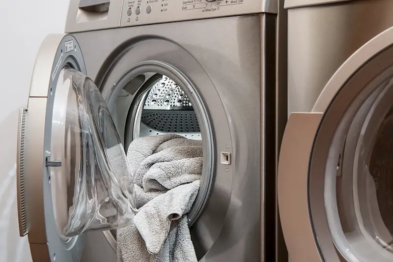 how to clean washing machine naturally?