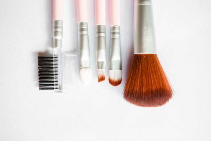 How to clean makeup brushes