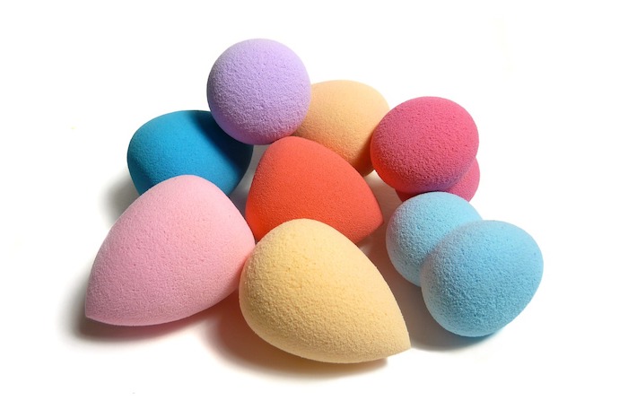 It is normal to want to hold on to your beauty blender for a little longer, especially when it is showing no signs of ripping or staining. Unfortunately, everything has a lifespan. you should dispose of your beauty blender every month