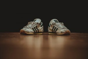 Can You Wash Sneakers With Clothes? - Homelization