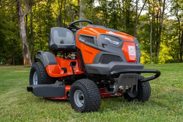 Best Riding Lawn Mowers For Steep Hills