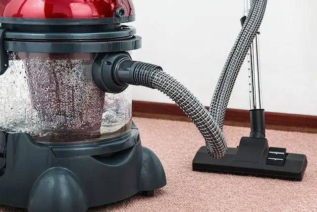 Best Vacuums For Reaching High Places
